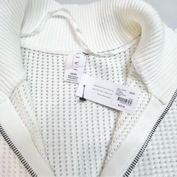 NWT Livi Lane Bryant Short Sleeve Half Zip Mesh Sweater White Size 18/20 - Picture 11 of 13